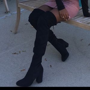 Beautiful high knee black boots